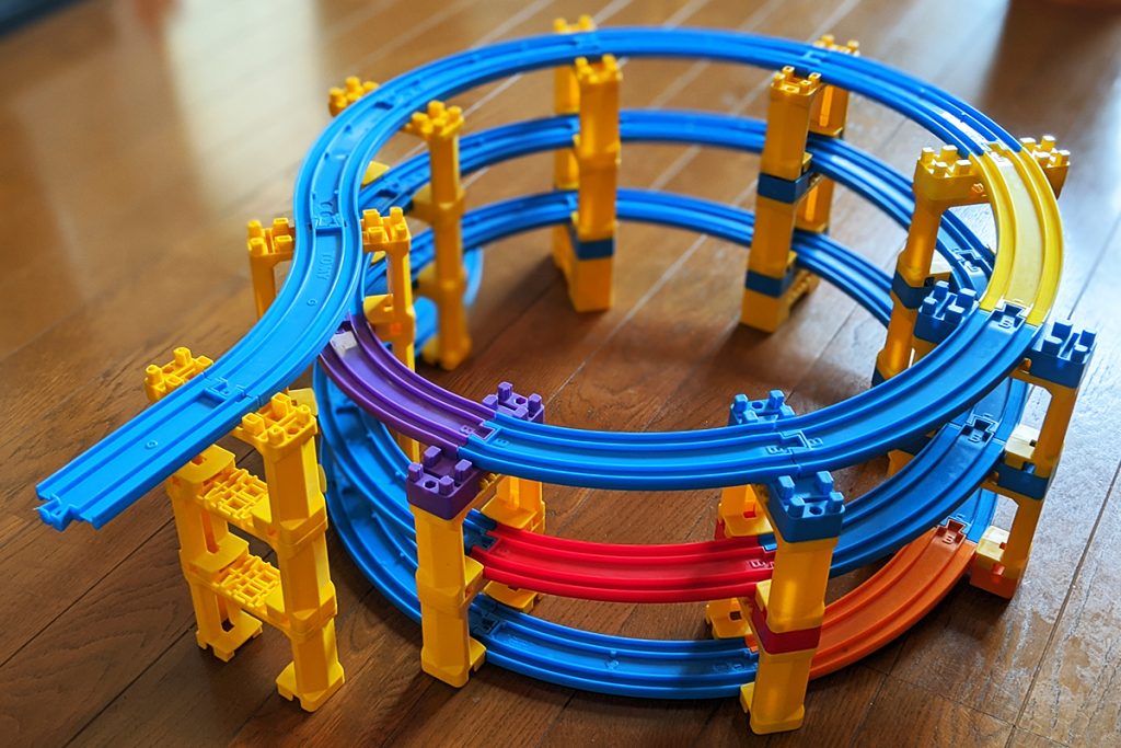 ぐるぐる周って上る！回転タワー（三段）の作り方 – ガチプラ